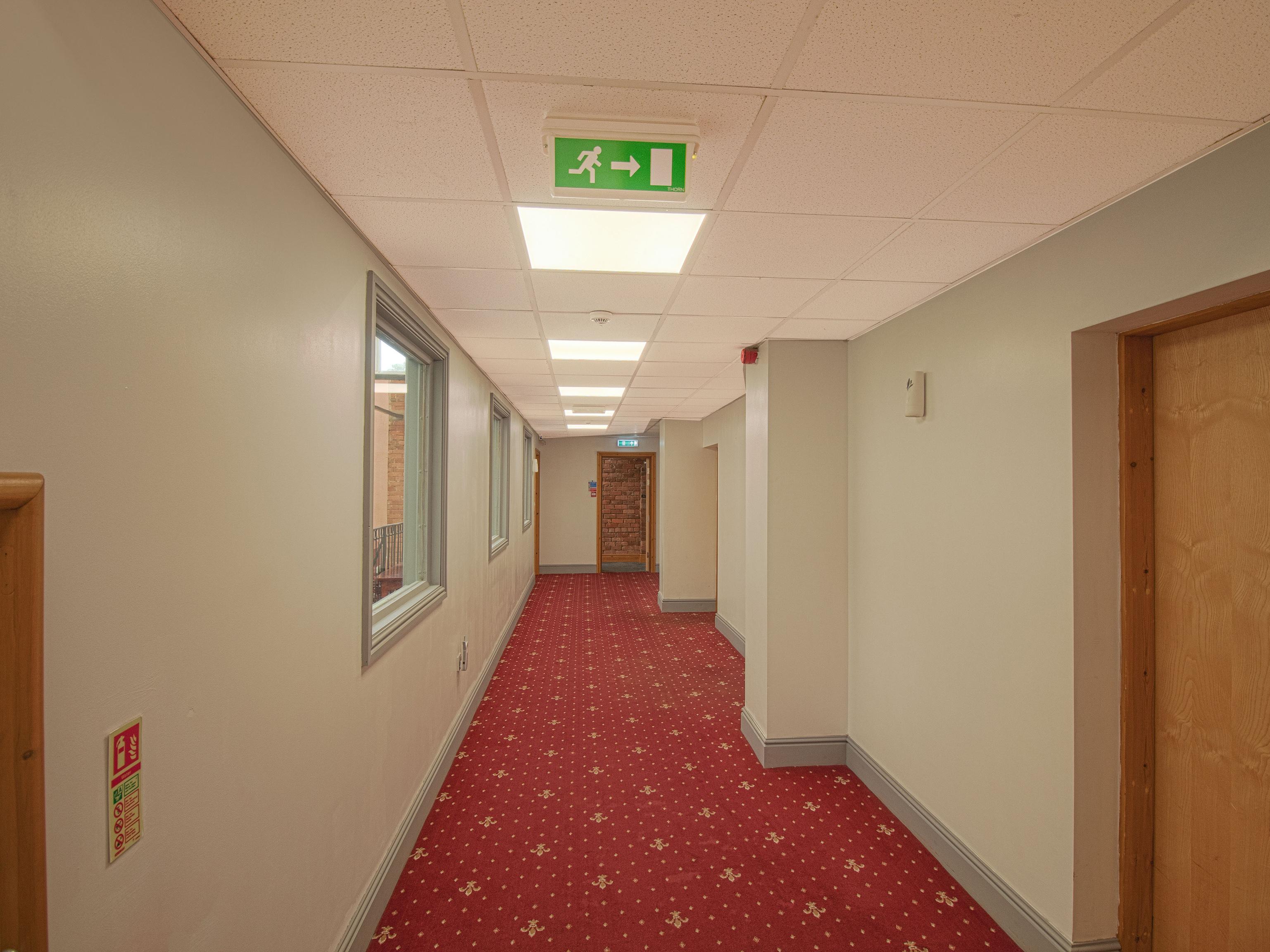 Oyo Hotel Clamart Скънторп Екстериор снимка
