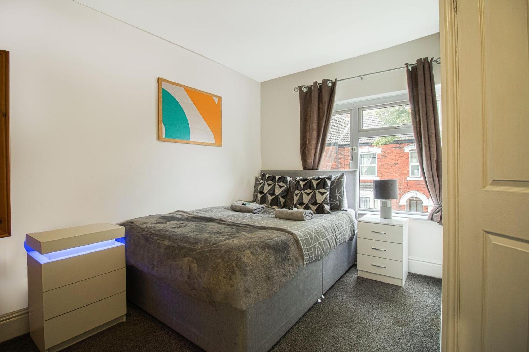 Oyo Hotel Clamart Скънторп Екстериор снимка
