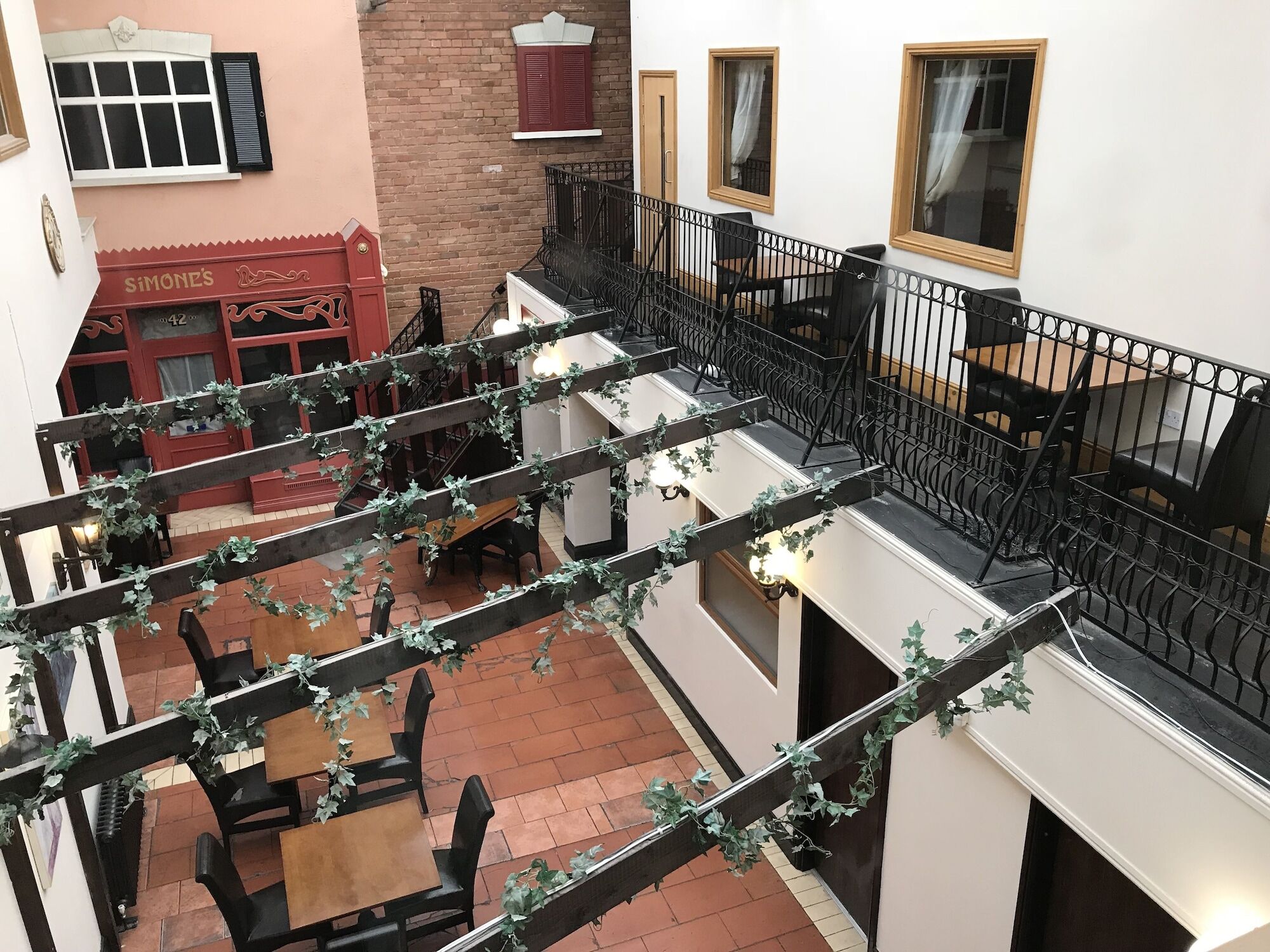 Oyo Hotel Clamart Скънторп Екстериор снимка