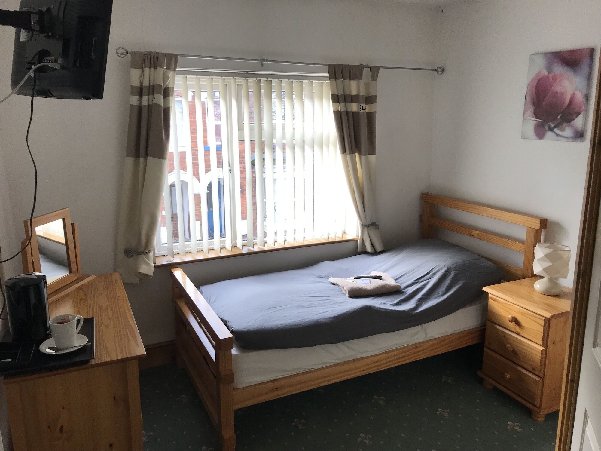 Oyo Hotel Clamart Скънторп Екстериор снимка